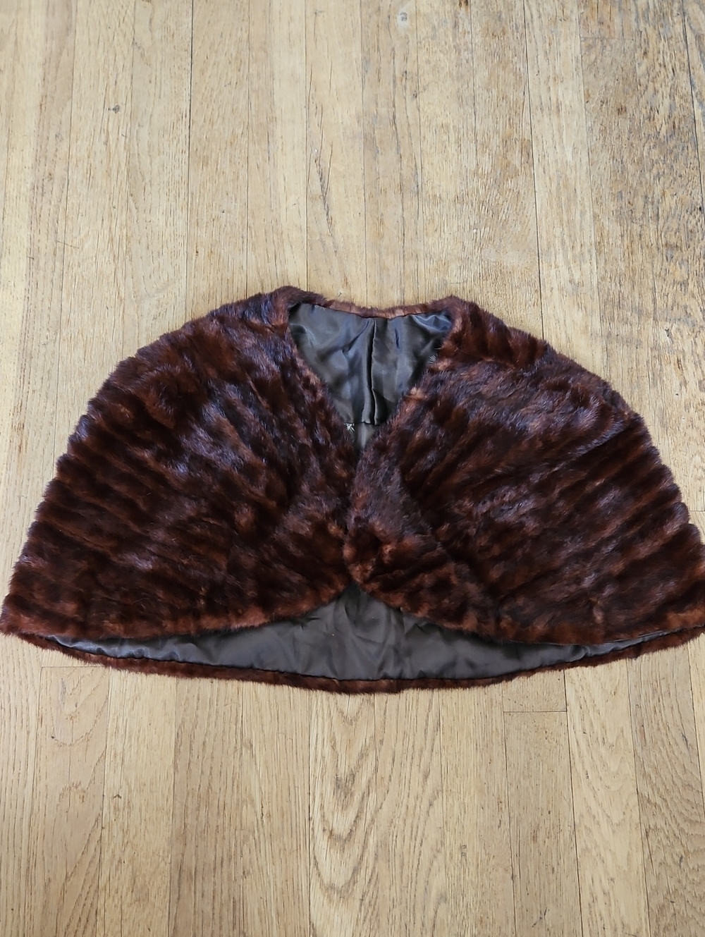 Vintage real fur cape wrap with hook M